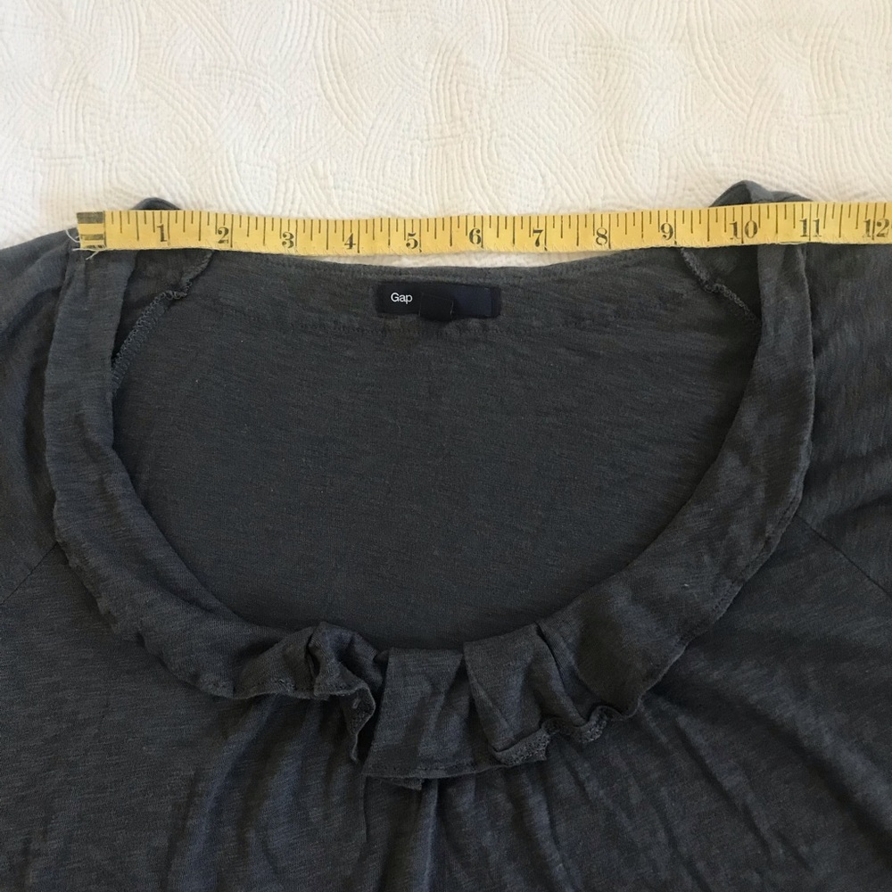 SOLD !!!! - 2️⃣Bundle Gap short sleeve tops..! - Picture 8 of 16